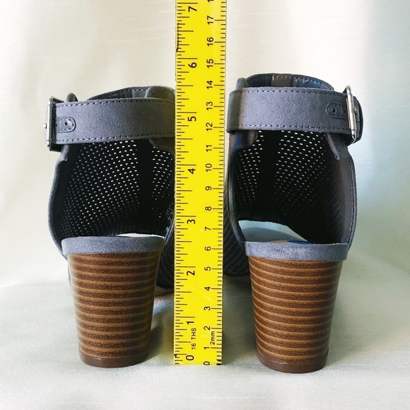 NWOT Baby Blue Peep Toe Shootie - Picture 8 of 8